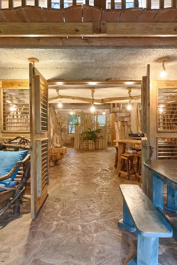 Chalet Tropical Hotel & Restaurant-Pizzeria Las Galeras Oda ve Kahvaltı